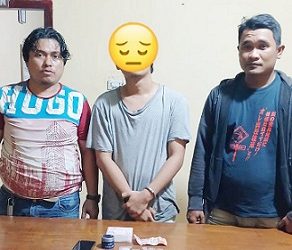 Pelaku WUS dan barang bukti saat diamankan di Polsk Bosar Maligas