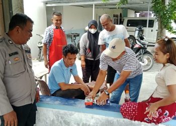 Bhabinkamtibmas Kelurahan TB Kota II, Aiptu M. Pasaribu, melaksanakan kegiatan Cooling System dengan menyambangi warga di Jalan Abadi Ujung