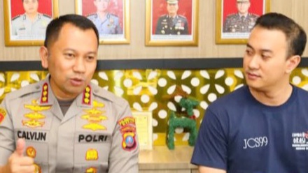 Anggota DPRD Kota Medan Muhammad Afri Rizki Lubis dan Kapolrestabes Medan Kombes Pol Dr. Jean Calvijn Simanjuntak saat hadir di kegiatan Lomba Orasi Damai Kapolrestabes Medan Cup 2026. (Foto Ist)