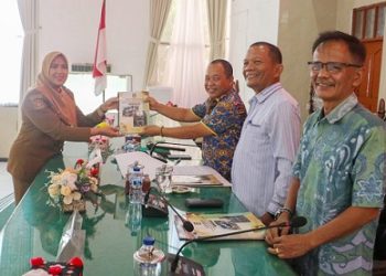 Wali Kota Pematangsiantar Wesly Silalahi SH MKn diwakili Wakil Wali Kota Herlina menghadiri Rapat Paripurna III Tahun 2026 tentang Penyampaian Nota Pengantar LKPJ Wali Kota Pematangsiantar sekaligus Penyampaian LKPJ Wali Kota Tahun 2025