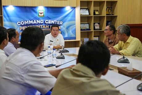 Wali Kota Pematangsiantar Wesly Silalahi SH MKn menerima audiensi Panitia Bakti Sosial Alumni SMA RK Budi Mulia Pematangsiantar