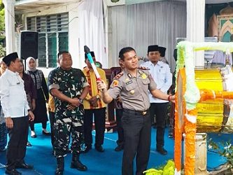 Kapolsek Siantar Timur IPTU Edy J.J. Manalu SH. MH ikut pukul bedug di Pembukaan MTQN ke 58 Tingkat Kecamatan Siantar Timur Tahun 2026