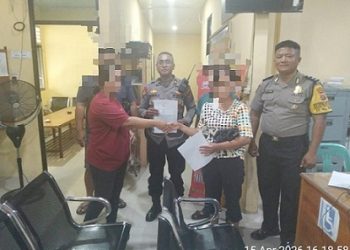 Kedua belah pihak saat diproblem solving di ruangan SPKT Polres Pematangsiantar 