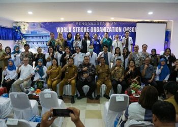 Wali Kota Pematangsiantar Wesly Silalahi SH MKn diwakili Asisten Administrasi Umum Setdako Dedy Tunasto Setiawan SH MH, menghadiri acara Penganugerahan World Stroke Organization (WSO) Angels Award