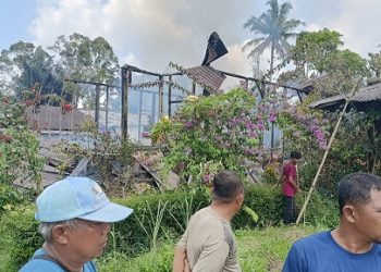 Satu Unit Rumah Panggung di Dusun Hinalang Terbakar