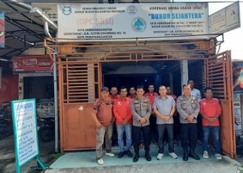 Personil Sat Binmas saat Patroli Sambang Kamtibmas di Kantor DFC FTA SBSI