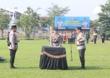 Kapolda Sumut Irjen Pol. Whisnu Hermawan Februanto saat Apel Akbar Sabuk Kamtibmas di Lapangan Belakang Mapolda Sumut