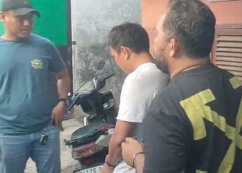 Pengedar narkoba sabu ditangkap di pasar tradisional oleh personel Sat Resnarkoba Polrestabes Medan. (Foto Ist)