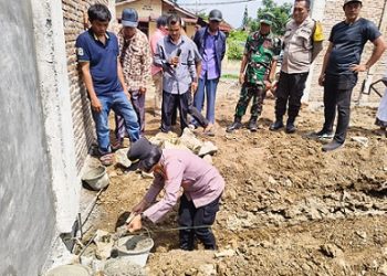 Wakapolsek Siantar Marihat IPTU Nana Sandra SH Peletakan Batu Pertama Gedung Koperasi Merah Putih di Kelurahan Simarimbun