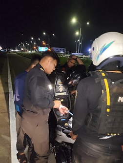 Tim khusus (Timus) Dayok Mirah dipimpin IPDA Hezron Alfrian Simarmata S.Tr.lk melaksanakan patroli hingga subuh