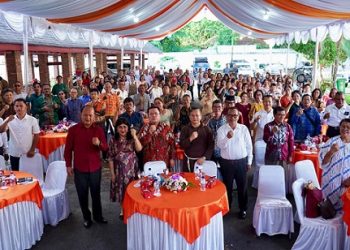Wali Kota Pematangsiantar Wesly Silalahi SH MKn didampingi Ketua TP PKK Ny Liswati Sinaga mengikuti Perayaan Paskah Keluarga Besar Silalahi Raja, Boru, Bere, Ibebere Kota Pematangsiantar Tahun 2026.