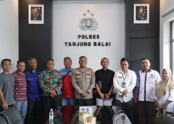 Kapolres Tanjungbalai, AKBP Welman Feri, S.I.K. M.I.K menggelar audiensi hangat bersama berbagai elemen serikat buruh