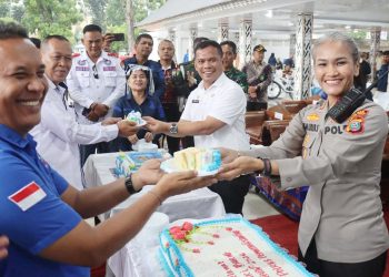 Kapolres Pematangsiantar AKBP Sah Udur T.M Sitinjak S.H. S.I.K. M.H bersama Forkopimda menghadiri Peringatan May Day Kota Pematangsiantar Tahun 2026