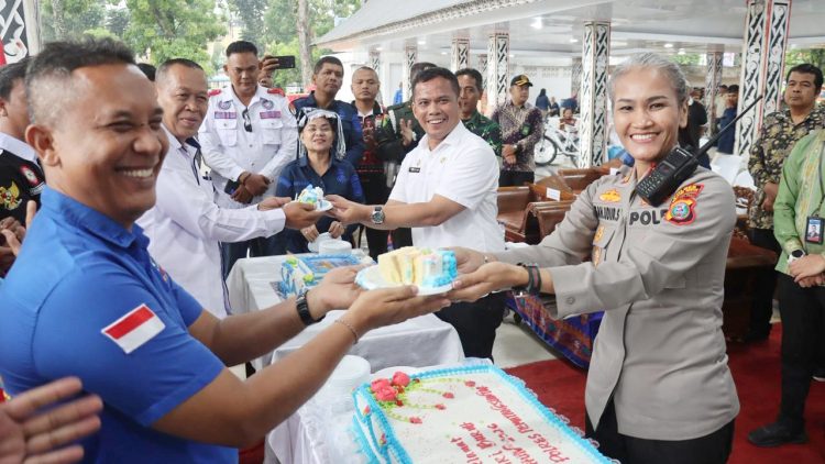 Kapolres Pematangsiantar AKBP Sah Udur T.M Sitinjak S.H. S.I.K. M.H bersama Forkopimda menghadiri Peringatan May Day Kota Pematangsiantar Tahun 2026