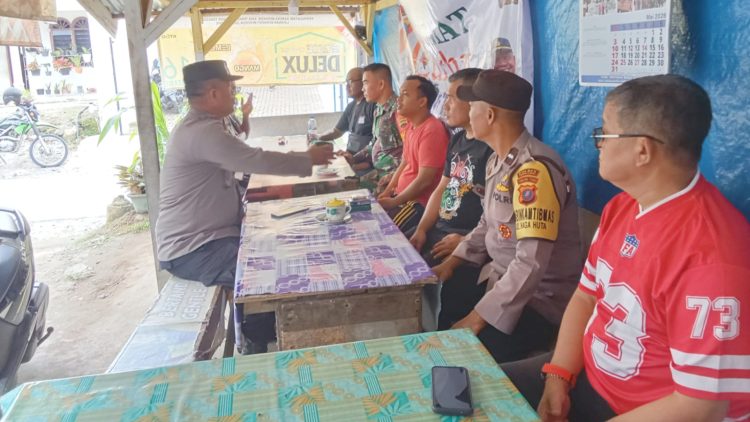 Polsek Siantar Marihat Gelar Jumat Curhat Kamtibmas di Jalan Nembos