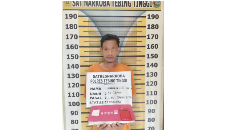 Tersangka ABY dan barang bukti