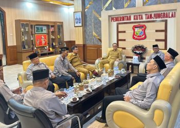 Wakil Wali Kota Tanjungbalai Muhammad Fadly Abdina, menerima audiensi pengurus FKUB Kota Tanjungbalai