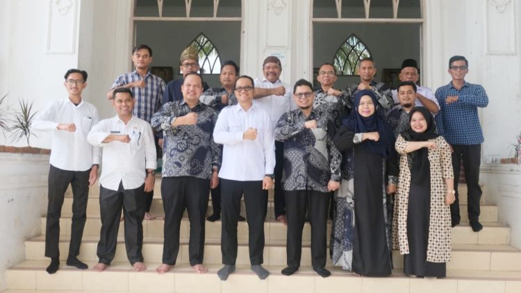 Plh Wali Kota Tanjungbalai Muhammad Fadly Abdina terima Audiensi Rektor Universitas Dharmawangsa Medan Assoc. Prof. Dr. H. Zamakhsyari bin Hasballah beserta rombongan