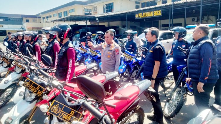 Kapolrestabes Medan Kombes Pol Dr Jean Calvijn SIK MH memaparkan keberhasilan personel mengungkap kasus 8 gudang penampungan motor (Foto Ist)