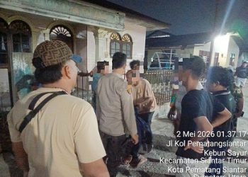 Personil piket Polsek Siantar Timur Cek TKP Laporan Keributan di Jalan Kol