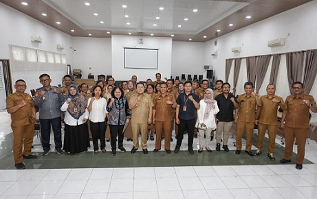 Wali Kota Pematangsiantar Wesly Silalahi SH MKn mengikuti Exit Meeting bersama BPK RI Perwakilan Provinsi Sumut di Ruangan Serbaguna Pemko Pematangsiantar, Jalan Merdeka