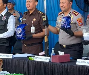 Kapolrestabes Medan, Kombes Pol Dr, Jean Calvijn Simanjuntak saat paparan kasus sepanjang bulan April 2026. (Foto Ist)