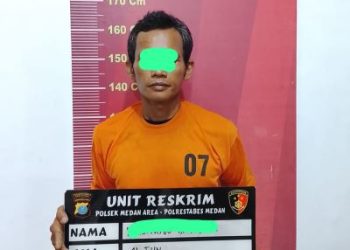 Tersangka maling di Yayasan Amalia yang ditangkap Polsek Medan Area. (Foto Ist)