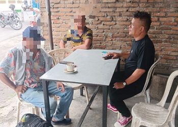 piket Polsek Siantar Timur ​AIPDA B. Simbolon dan AIPDA D. Nababan saat cek dugaan pencurian di Loket Bus Berlian Baru
