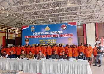 Paparan Polresta Deli Serdang atas pengungkapan peredaran narkoba dalam kurun waktu empat bulan periode Januari-April 2026 yang selanjuya dilakukan pemusnahan. (Foto Ist)