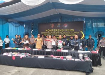 Kapolrestabes Medan Dr Jean Calvijn Simanjuntak SIK SH MH saat paparan kejahatan jalanan, praktik perjudian, aksi premanisme dan narkoba Polrestabes Medan (Foto Ist)
