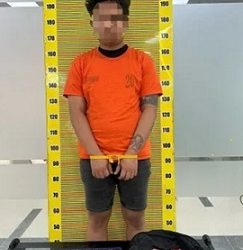 Mahasiswa yang diduga mengedarkan vape yang ditangkap di Medan Area oleh Polda Sumut. (Foto Ist)
