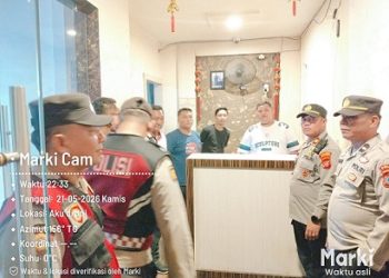 Kapolsek Bandar Huluan IPTU Patar Banjarnahor, S.H. M.H saat pimpin langsung Razia Tempat Hiburan Malam (THM)