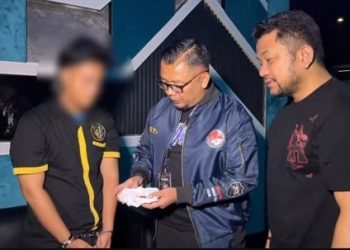 Phantom KTV (sebelumnya bernama Dragon KTV) digerebek polisi yang berhasil mengamankan cleaning service. (Foto Ist)