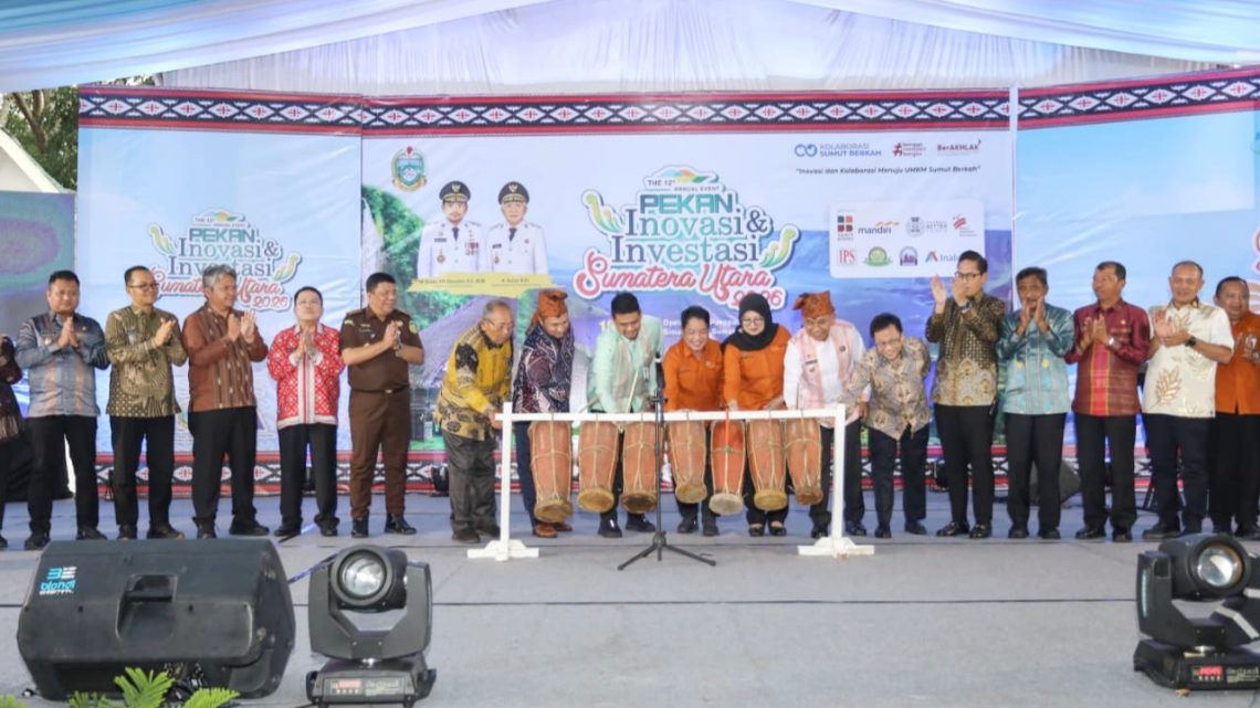 Walikota Pematangsiantar Wesly Silalahi SH MKn bersama Gubernur Sumut Sumut Muhammad Bobby Afif Nasution SE MM dan para kepala daerah menghadiri Pembukaan Pekan Inovasi Investasi Sumatera Utara (PIISU).