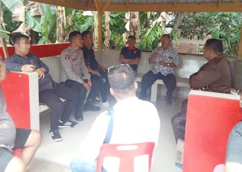 personil piket Polsek Siantar Martoba pengecekan TKP keributan di Jalan Sibatu Batu