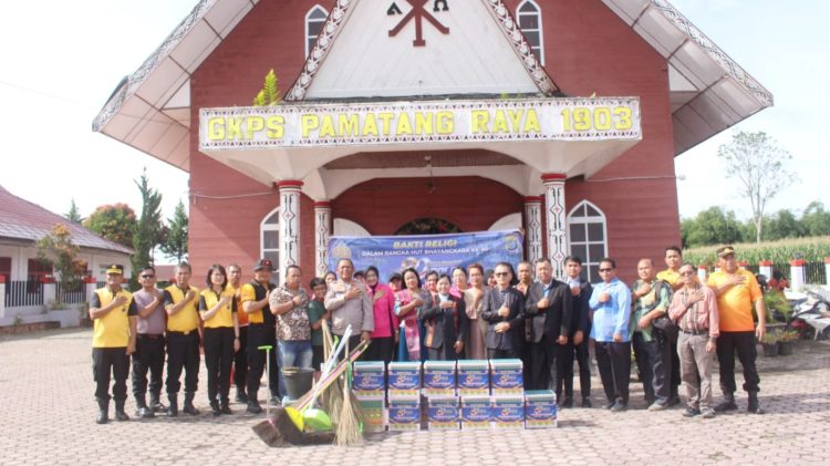 Kapolres Simalungun AKBP Marganda Aritonang, S.H. S.I.K., M.M saat berikan Baksos