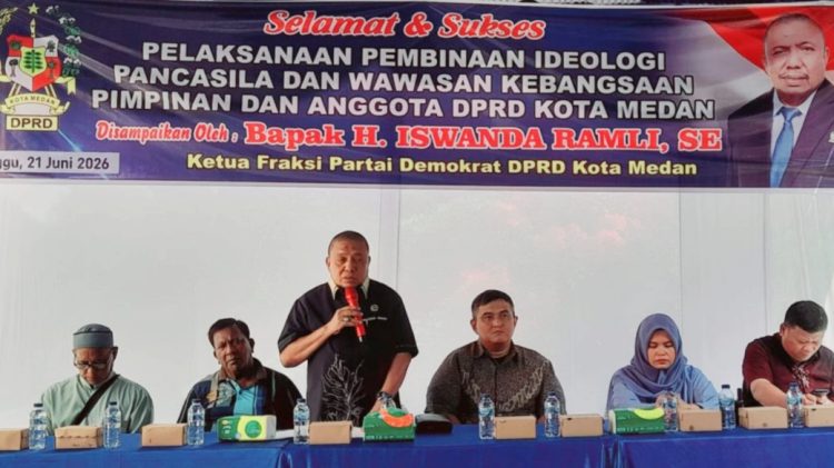 Anggota DPRD Medan Kota Medan H. Iswanda Ramli SE saat gelar Pembinaan Ideologi Pancasila dan Wawasan Kebangsaan (WasBang). (Foto Ist)