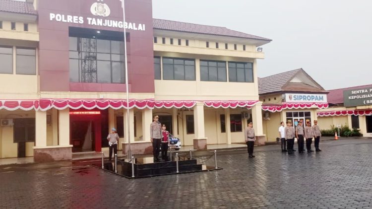 Kabag SDM, Kompol HE Sidauruk, SH, MH pimpin apel pagi