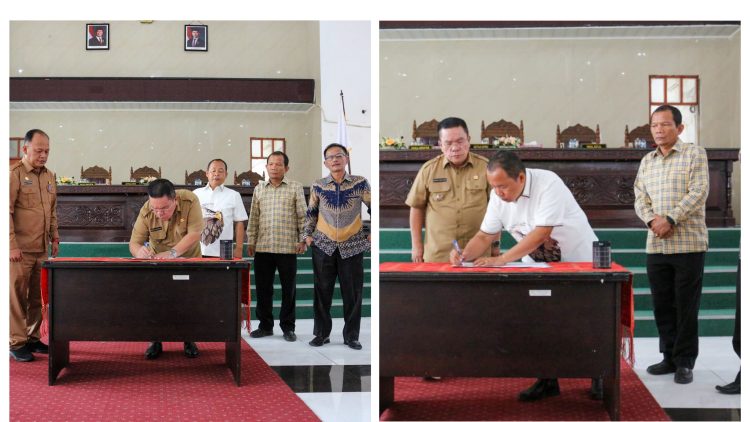 Wali Kota Pematangsiantar Wesly Silalahi dan Ketua DPRD Timbul Marganda Lingga SH tandatangani keputusan Insentif Tenaga Pendidik pada Pendidikan Nonformal Bidang Keagamaan menjadi Perda