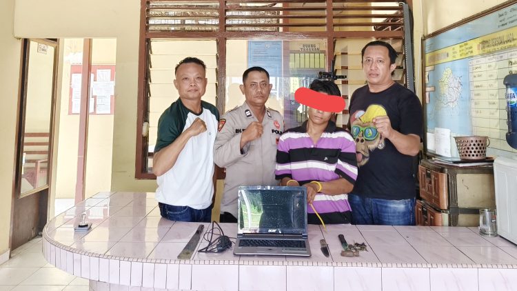 Pelaku Pencurian Abdiansyah dan barang bukti diamankan di Polseķ Gunung Malela