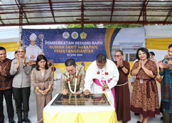 Wali Kota Pematangsiantar Wesly Silalahi SH MKn, menghadiri acara Pemberkatan Gedung Baru Rumah Sakit Harapan