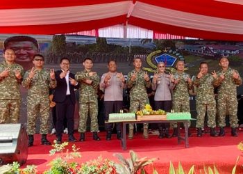 Kapolres Simalungun AKBP Marganda Aritonang, S.H., S.I.K., M.M., memberikan kejutan spesial berupa kue ulang tahun estetik kepada Korem 022/Pantai Timur