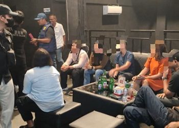 Para personil Polres Simalungun saat gelar razia Tempat Hiburan Malam