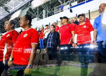 Wali Kota Pematangsiantar Wesly Silalahi SH MKn didampingi Ketua TP PKK Ny Liswati Wesly Silalahi menyaksikan langsung atmosfer Kick Off Perhelatan Akbar Piala AFF U-19 2026 (ASEAN U-19 Boys' Bank Sumut Championship 2026), yang dimulai dengan laga Timnas Indonesia menghadapi Timnas Myanmar, di Stadion Utama Sumatera Utara (Sumut), di Kawasan Pusat Olahraga Desa Sena Kecamatan Batang Kuis Kabupaten Deli Serdang