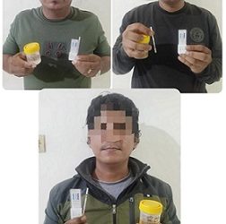 Ketiga dept collector menunjukkan hasil test urine negatif (-) narkoba saat diruangan Sat Resnarkoba Polres Pematangsiantar