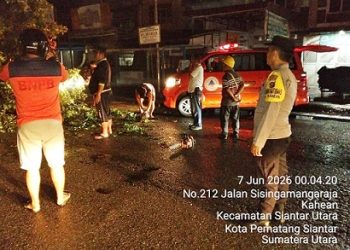 Personil piket Polsek Siantar Utara saat gatur lalin