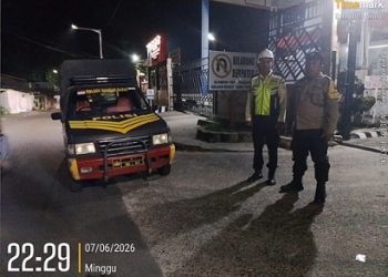 Piket Bhabinkamtibmas AIPTU Alexander dan AIPTU Wellinton Nababan melaksanakan Patroli Blue Light Patrol (BLP) di Pertamina