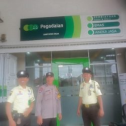 Bhabinkamtibmas Kelurahan Naga Huta Aipda Adilman Manalu melaksanakan sambang kamtibmas di Kantor Pegadaian Jalan D.I. Panjaitan