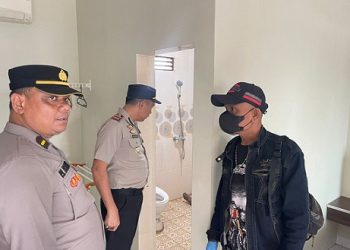 Kapolsek Siantar Barat IPTU Raja Kaya Haloho SH. MH bersama Pamapta IPDA Putra Sormin dan Tim Inafis saat cek TKP