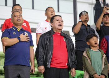 Wali Kota Pematangsiantar Wesly Silalahi SH MKn bersama Gubernur Sumut Muhammad Bobby Afif Nasution SE MM dan para bupati/wali kota se-Sumut menyaksikan langsung pertandingan semifinal Piala AFF U-19 2026 antara Indonesia versus Australia
